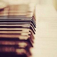 钢琴头像唯美图片