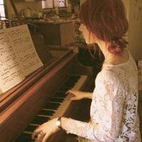 钢琴头像唯美图片