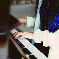 钢琴头像唯美图片