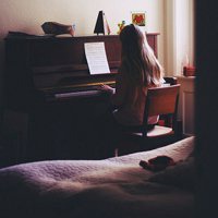 钢琴头像唯美图片