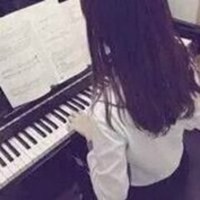 钢琴头像唯美图片