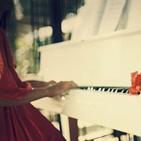 钢琴头像图片头像女生