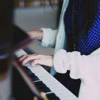 钢琴头像图片头像女生
