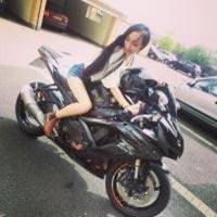 霸气女生开车头像