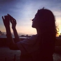 黄昏头像女生背影