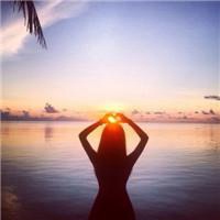 黄昏头像女生背影