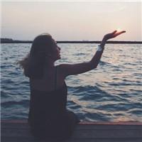 黄昏头像女生背影