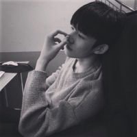 黑白孤傲高冷男生头像