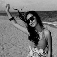 黑白戴眼镜头像女生