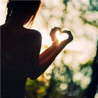 冷漠头像女生背影图片