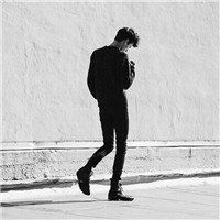 冷漠头像男生背影图片