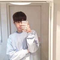 头像男手机挡脸帅哥