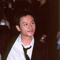 头像西装领带半身