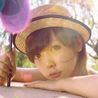女生头像大笑温暖阳光