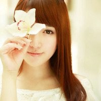 女生手里拿花头像