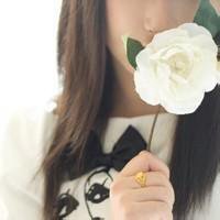女生手里拿花头像
