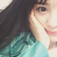 女生高领毛衣头像