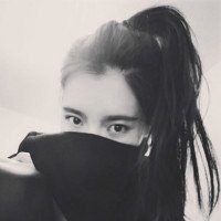 女生高领毛衣头像