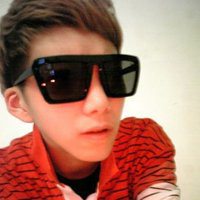 帅气戴眼镜头像男生