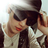 帅气戴眼镜头像男生