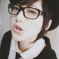 帅气男生戴墨镜头像