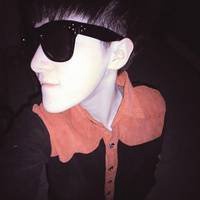 帅气男生戴墨镜头像