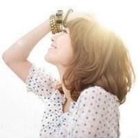 开心的头像女生