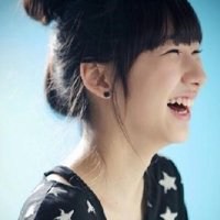 开心的头像女生