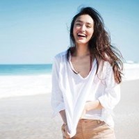 开心的头像女生