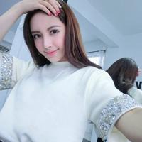 开心的头像女生