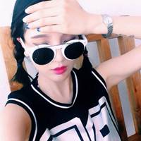 开心的头像女生