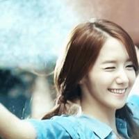 开心的头像女生