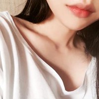 开心的头像女生