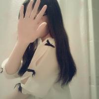 开心的头像女生