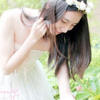 开心的头像女生