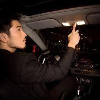 开车头像男侧面头像