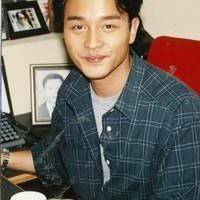 张国荣中分头像