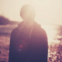 模糊的男生头像