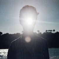 模糊的男生头像