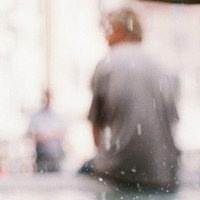 模糊的男生头像