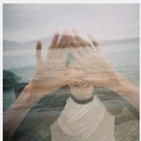 模糊的男生头像