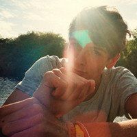 模糊的男生头像