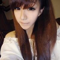 漏肩的女生微信头像