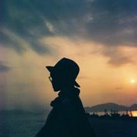 男头像黑白高冷侧面