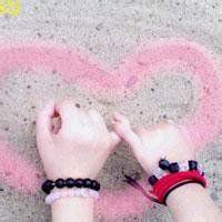 男女手牵手唯美情侣头像