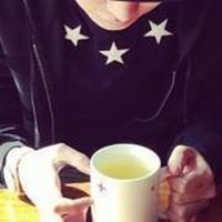 男生上半身头像