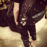 男生上半身头像