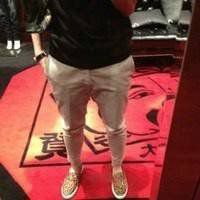 男生上半身头像