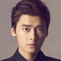 男生中分发型头像