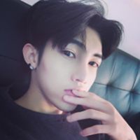 男生中分发型头像